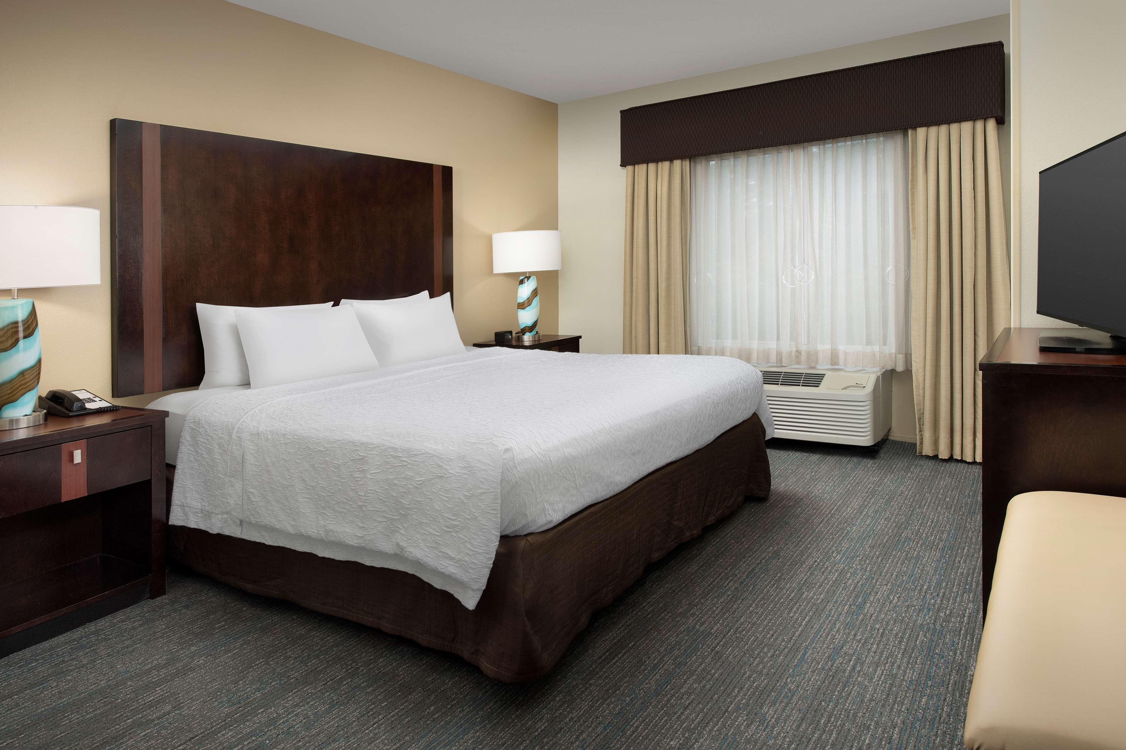 Hampton Inn & Suites Alpharetta-Windward Экстерьер фото