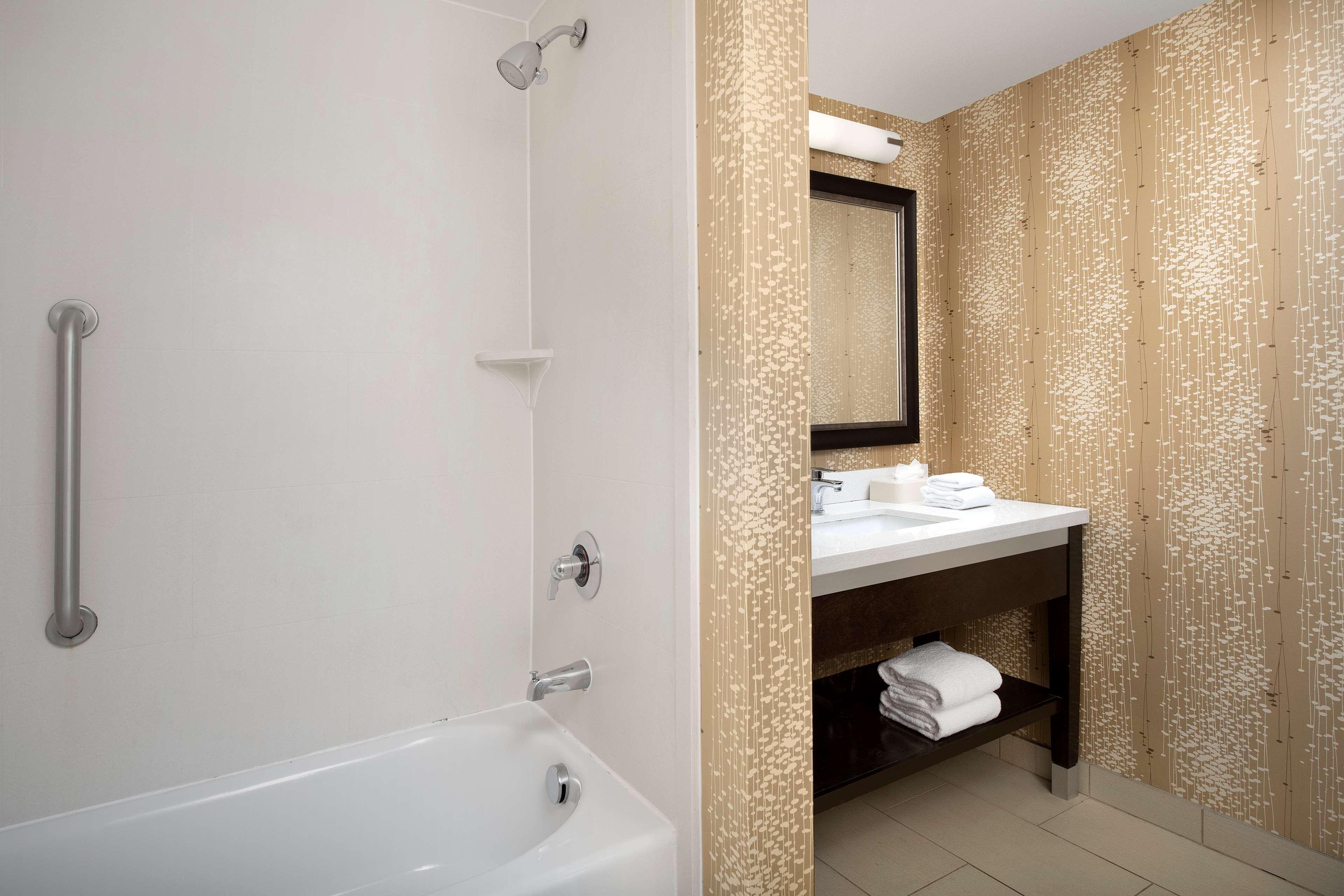 Hampton Inn & Suites Alpharetta-Windward Экстерьер фото