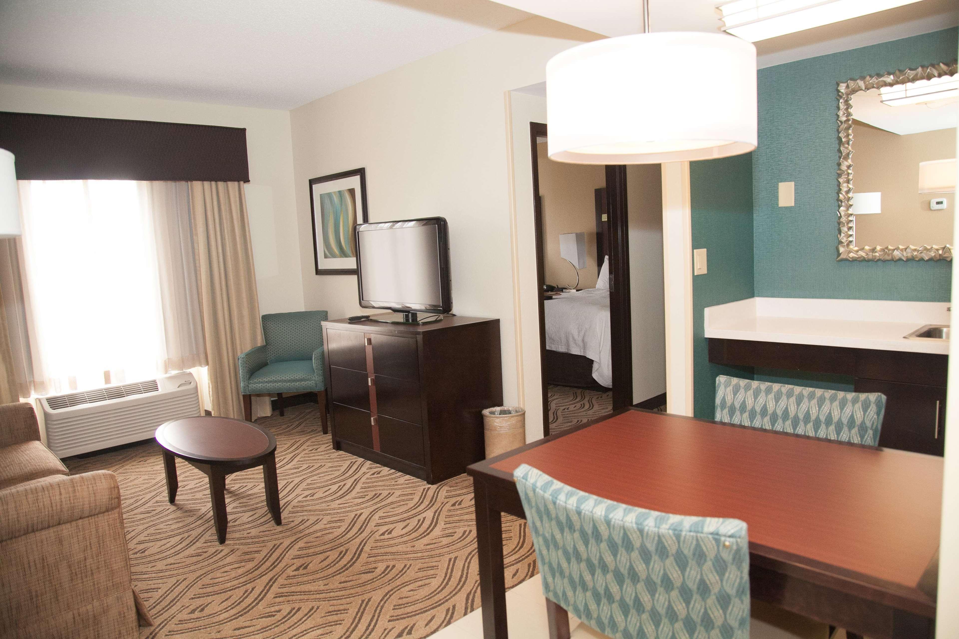 Hampton Inn & Suites Alpharetta-Windward Экстерьер фото