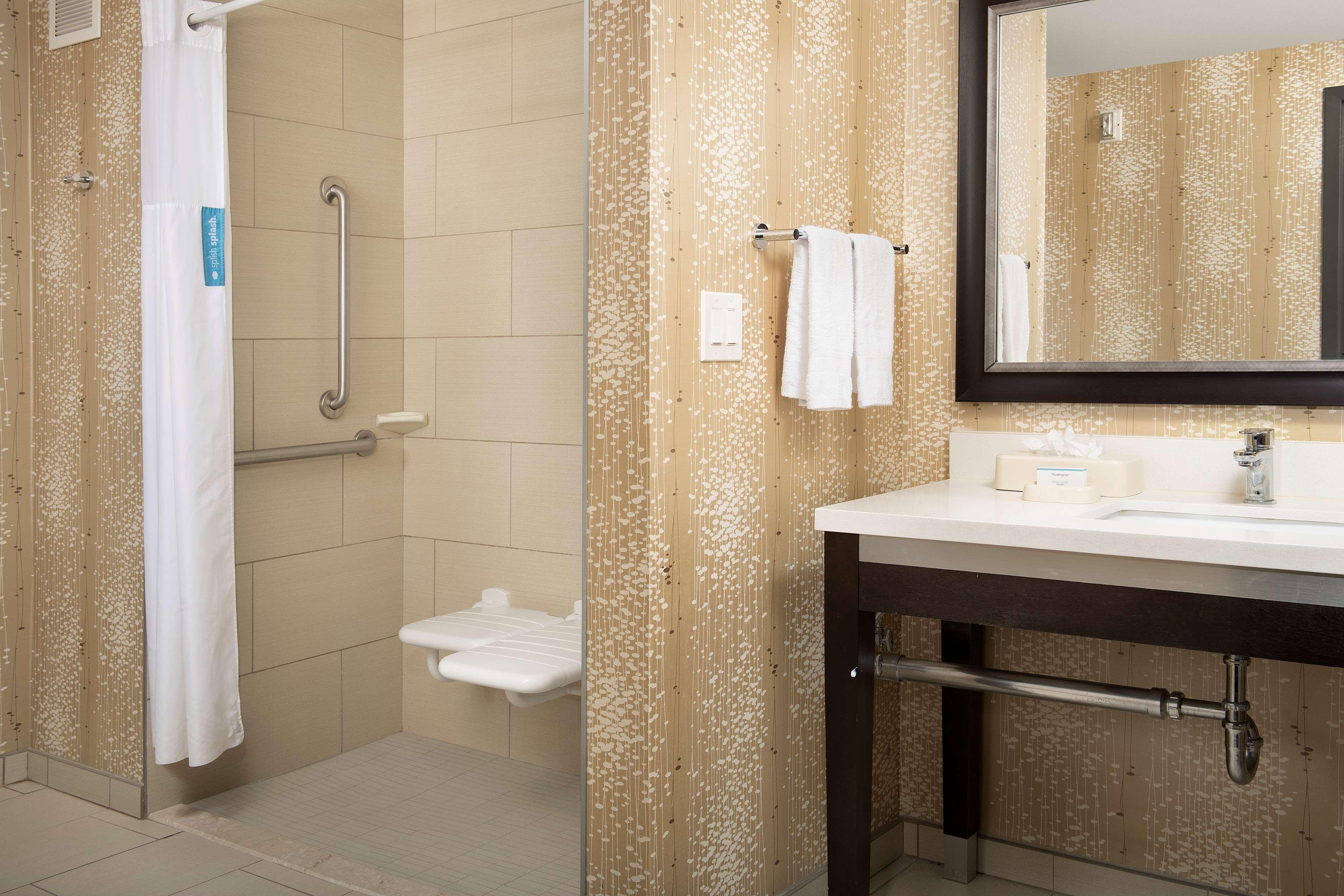 Hampton Inn & Suites Alpharetta-Windward Экстерьер фото