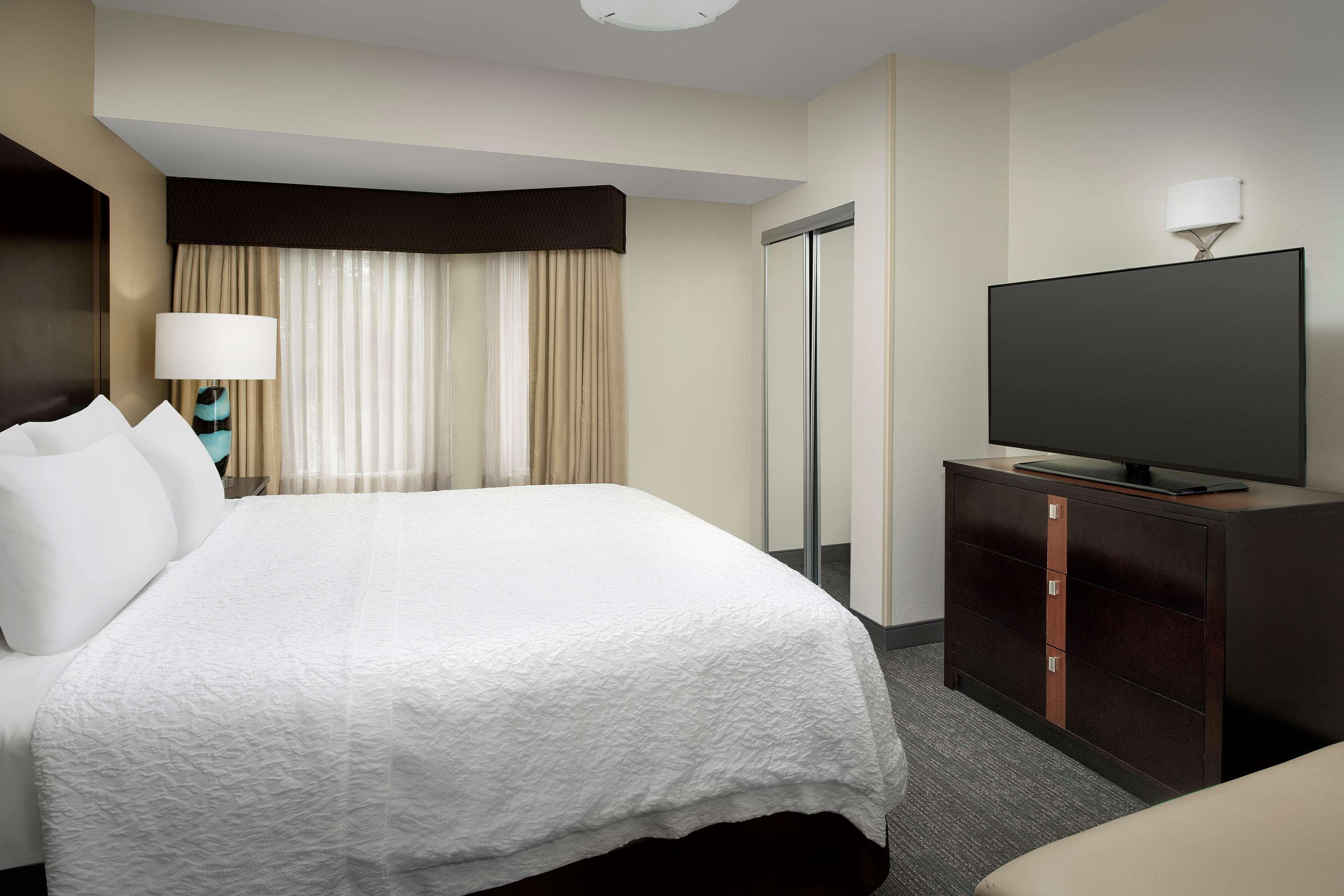 Hampton Inn & Suites Alpharetta-Windward Экстерьер фото