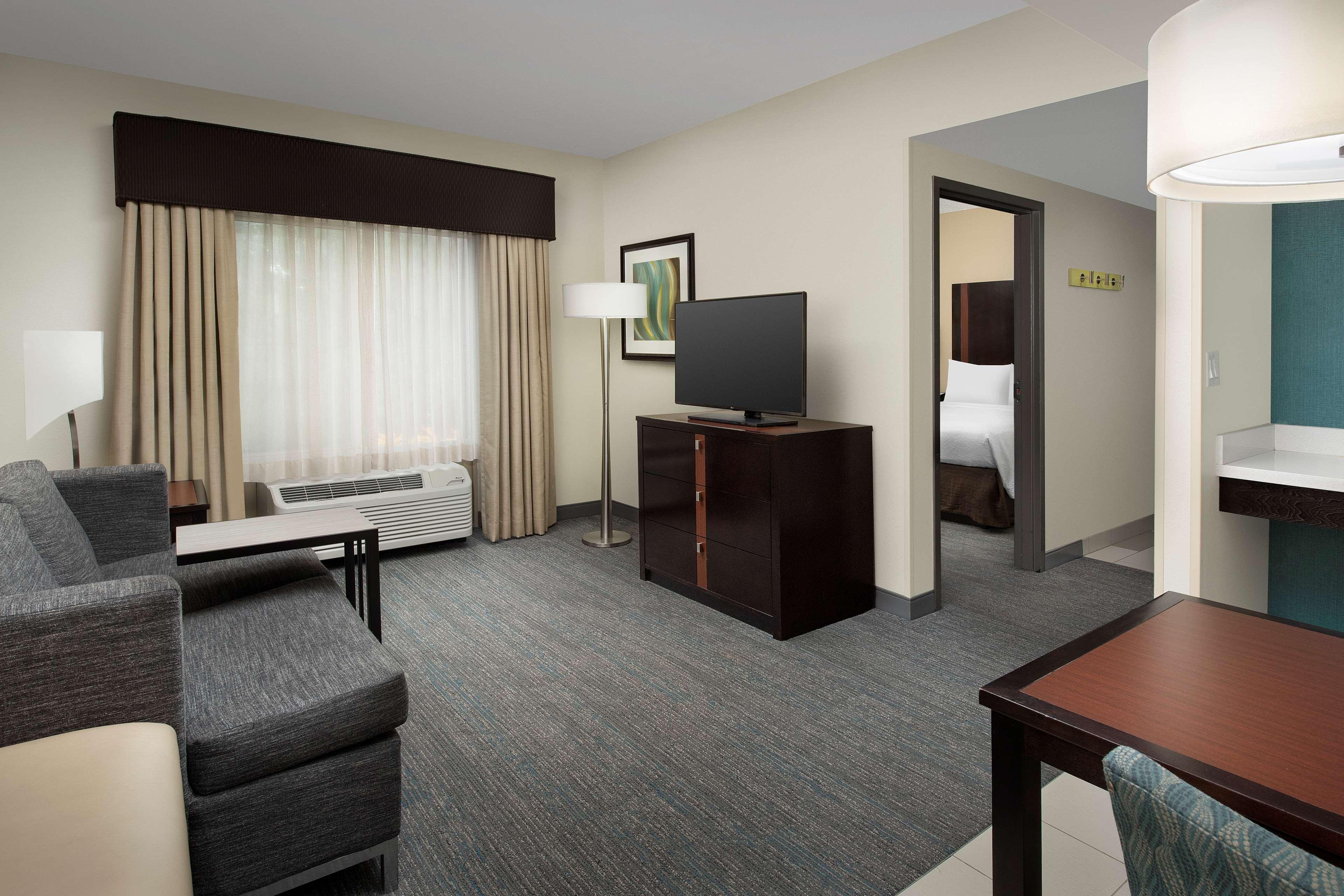 Hampton Inn & Suites Alpharetta-Windward Экстерьер фото