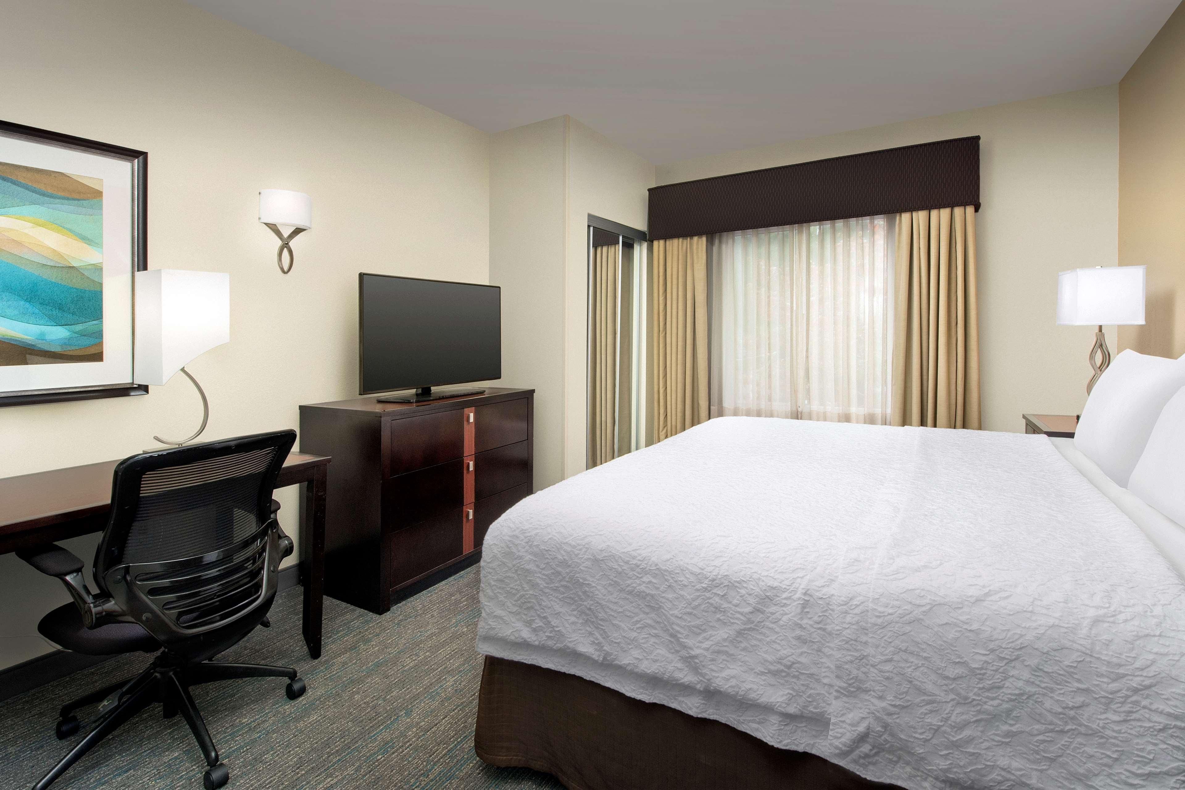 Hampton Inn & Suites Alpharetta-Windward Экстерьер фото